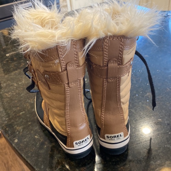 Little girls sorel boots - Picture 2 of 4